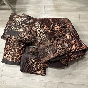 Queen Animal Print Comforter Set